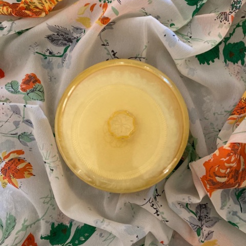 1970's Ponds Dreamflower Perfumed Dusting Powder